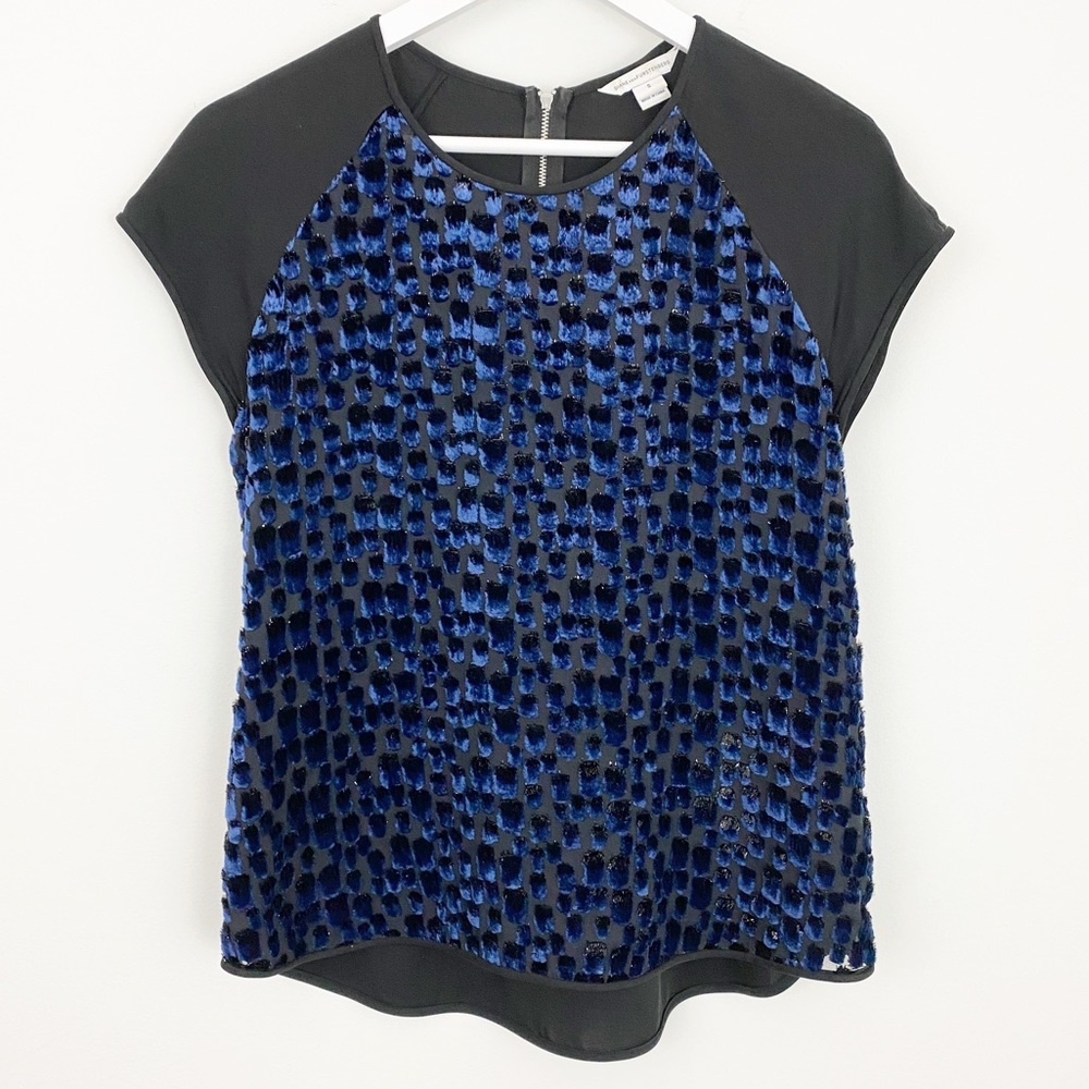Diane von Furstenberg Size S Livian Velvet Burnout Short Sleeve Top Blue & Black